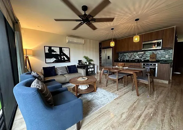 Playacar Luxury 2-bedroom Retreat - Multiple Pools Appartement