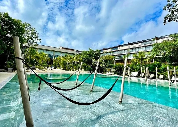 Playacar Luxury 2-bedroom Retreat - Multiple Pools Apartamento Playa del Carmen